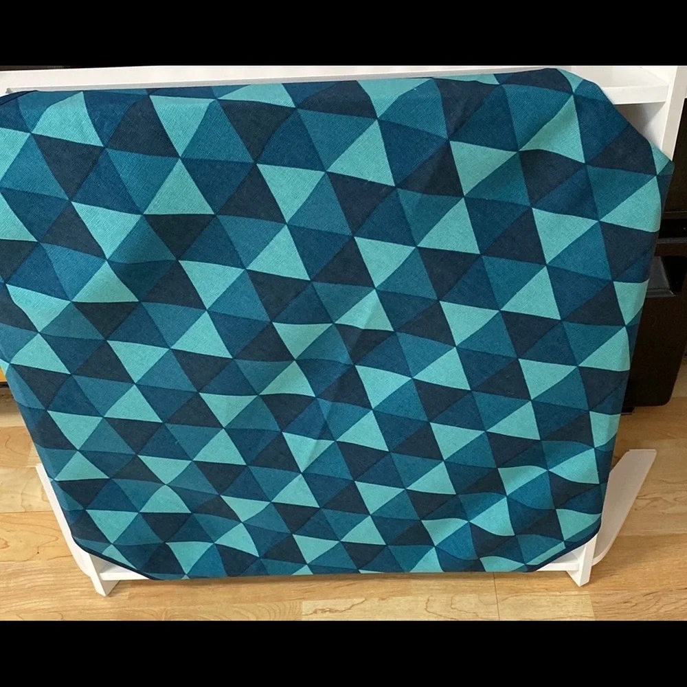 NWOT-Pet Lounge With Reversible Fabric Hammock